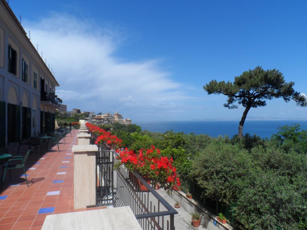 Ancelle Sorrento - Casa D'Accoglienza Hotel กาสเตลลัมมาเร ดิ สตาเบีย ภายนอก รูปภาพ